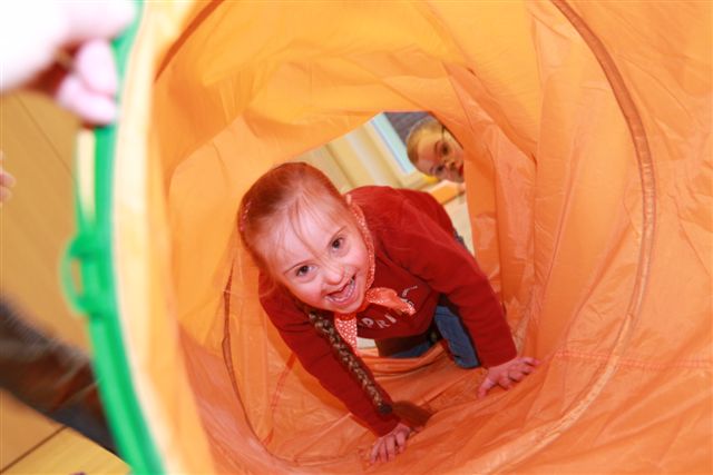 Bei der Spielgruppe können die etwas größeren Kinder herumtollen.